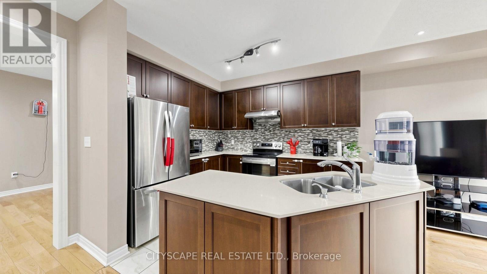 47 Goodsway Trail, Brampton, Ontario  L7A 4A4 - Photo 8 - W13849952
