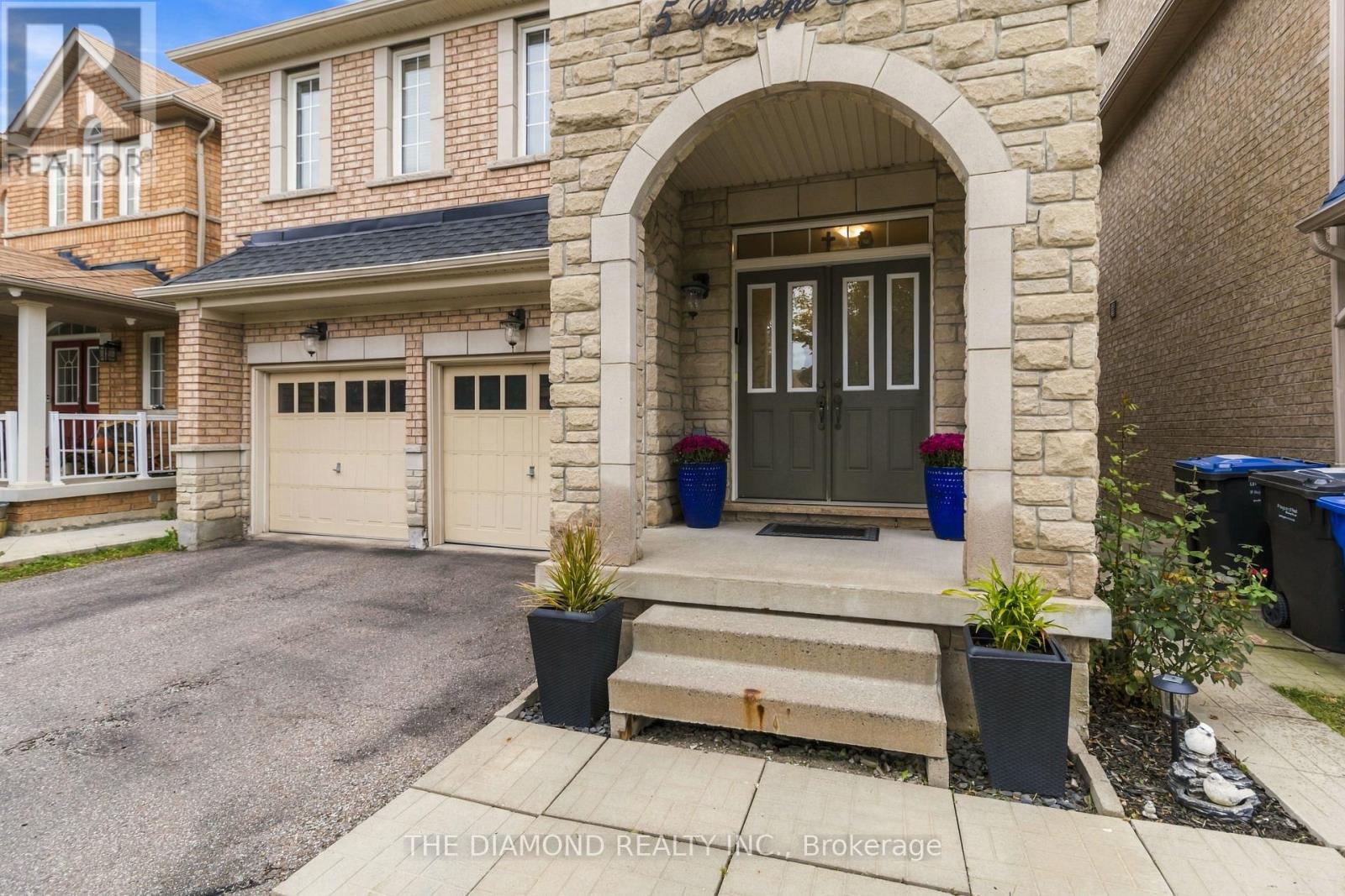 5 Penelope Street, Brampton, Ontario  L6P 3H7 - Photo 4 - W13849956