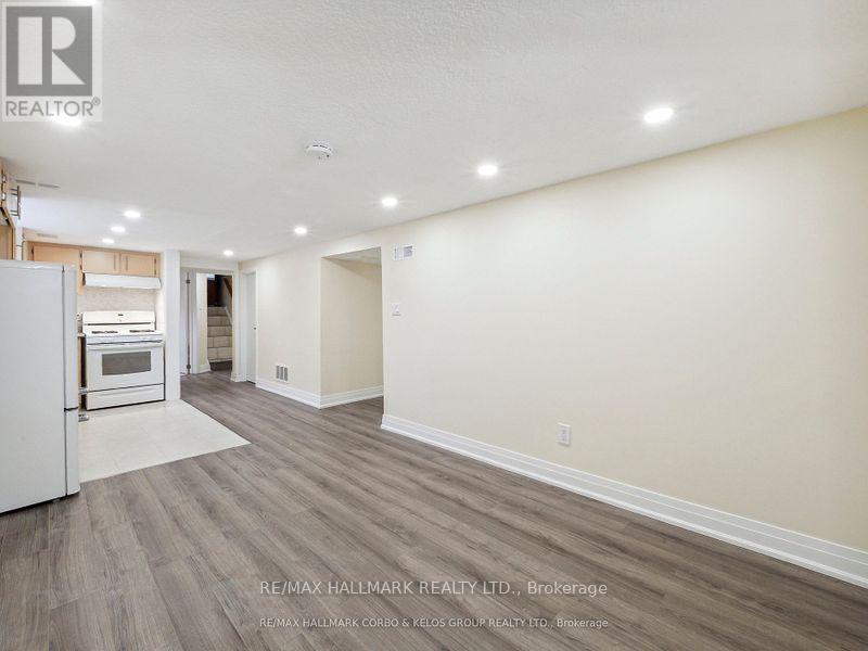 1132 Glengrove Avenue, Toronto, Ontario  M6B 2K4 - Photo 2 - W13850052