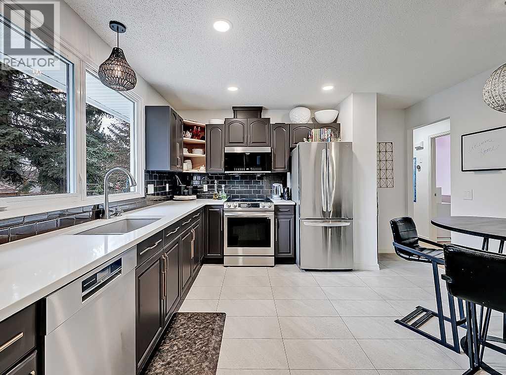 5864 Dalford Hill NW, Calgary, Alberta  T3A 1L6 - Photo 6 - A2349346