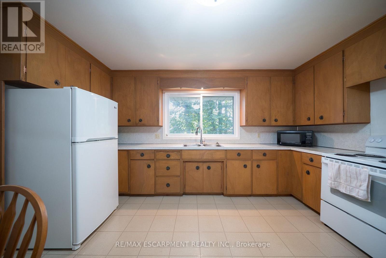 24 Japonica Crescent, Brantford, Ontario N3R 1N6 - Photo 7 - X13850028