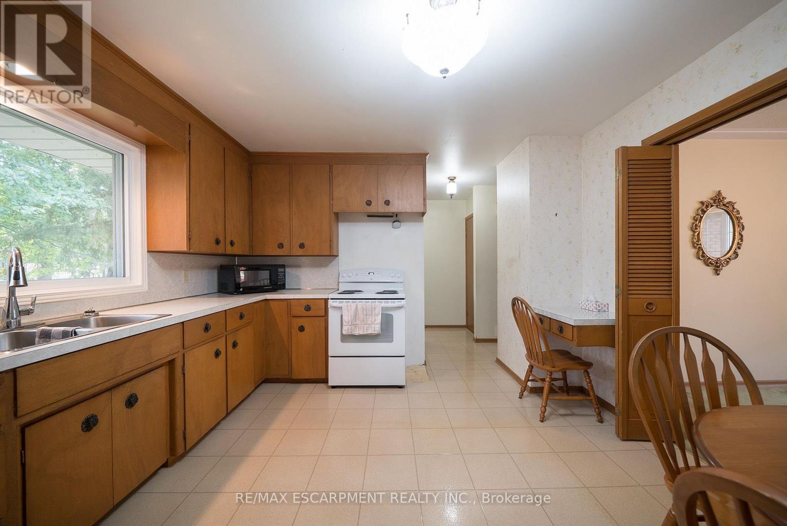 24 Japonica Crescent, Brantford, Ontario N3R 1N6 - Photo 9 - X13850028