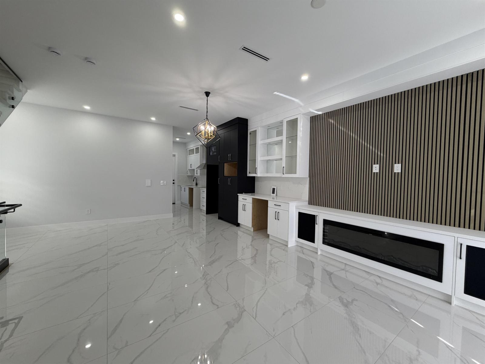 101 16633 18A AVENUE