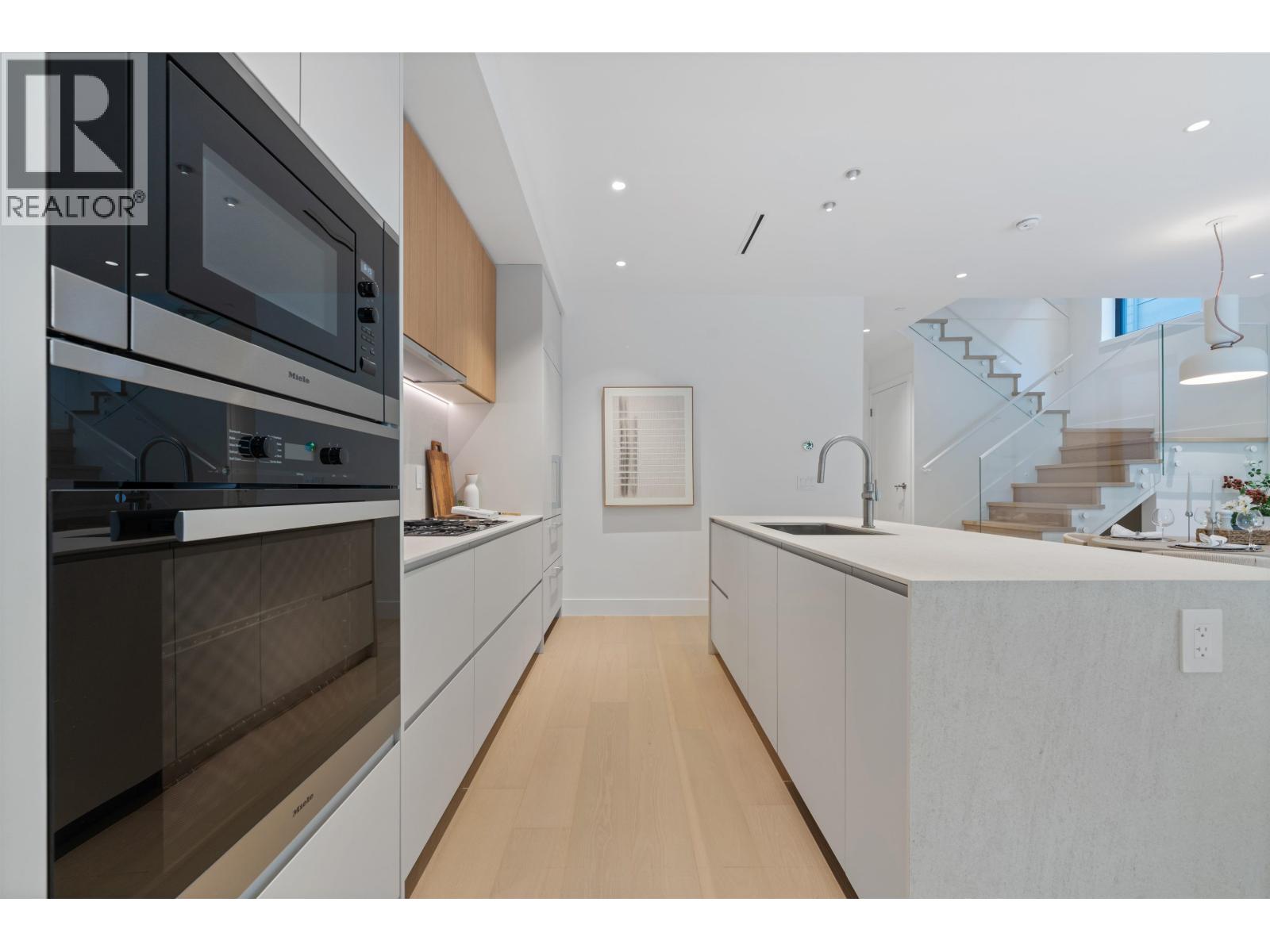 1 2926 W 12th Avenue, Vancouver, British Columbia  V6K 2R3 - Photo 5 - R3144550