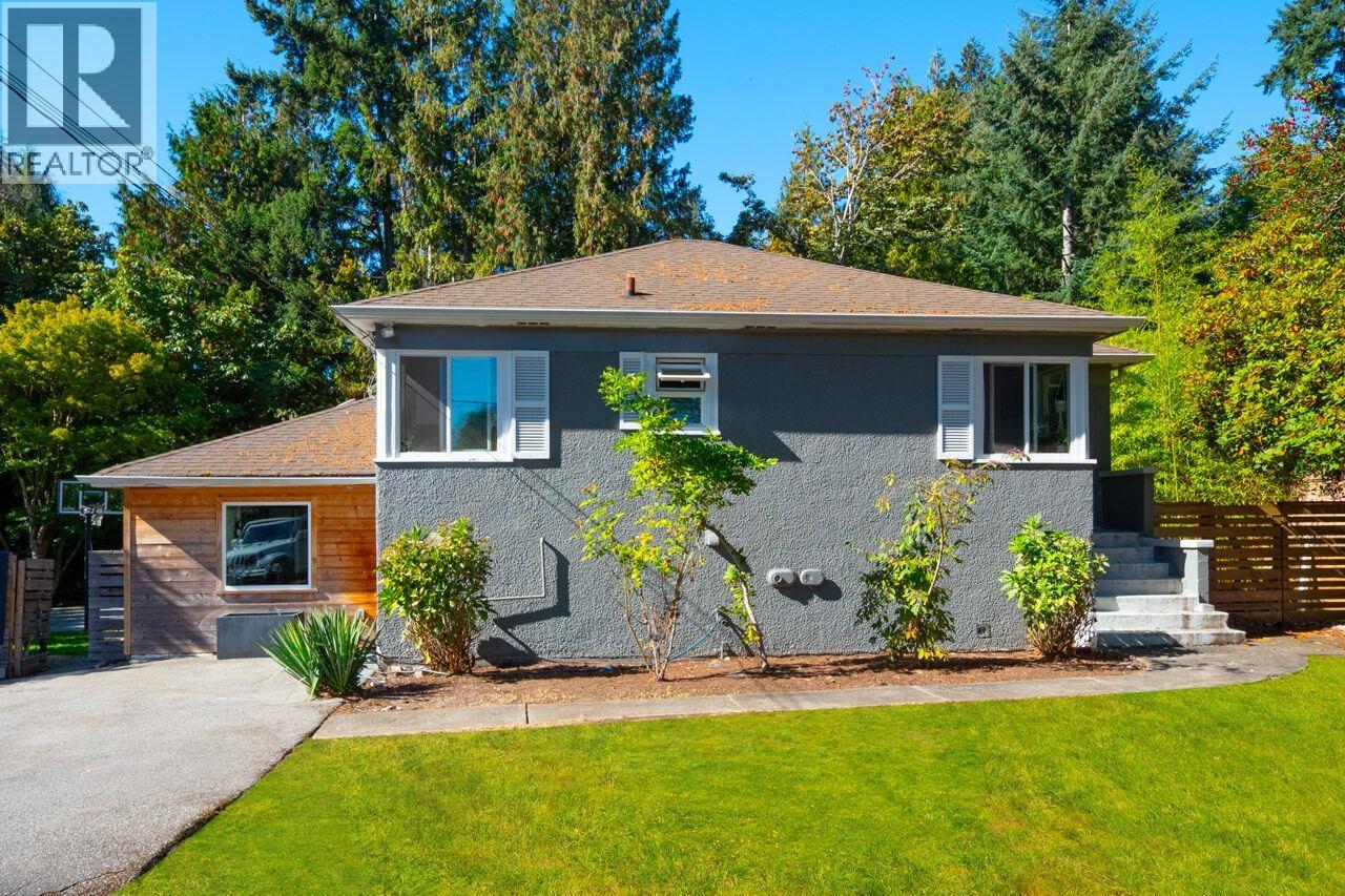 4325 MORGAN CRESCENT, West Vancouver, British Columbia