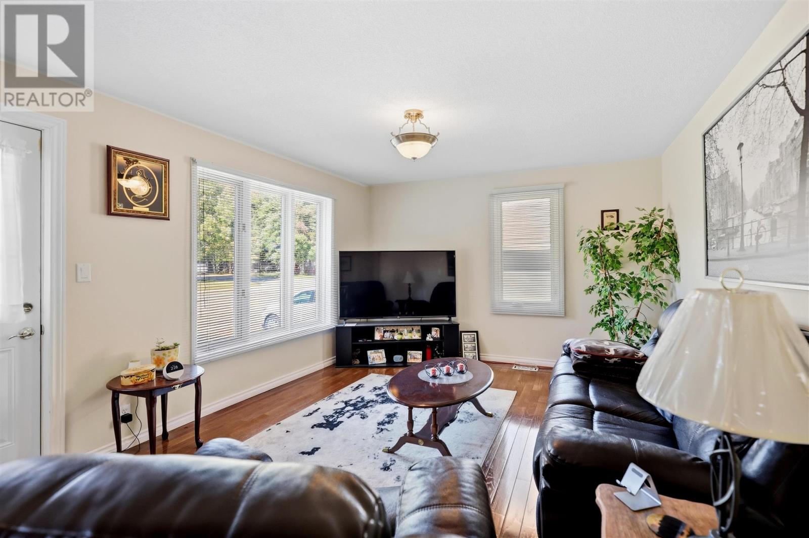 435 Chambers Ave, Sault Ste. Marie, Ontario  P6A 4W4 - Photo 4 - SM262704