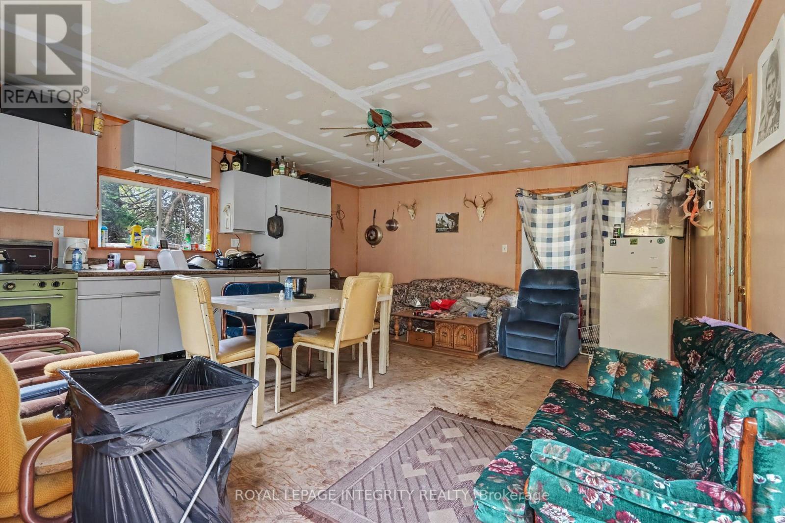 665 Bathurst Line E, Tay Valley, Ontario K0G 1M0 - Photo 4 - X13756230