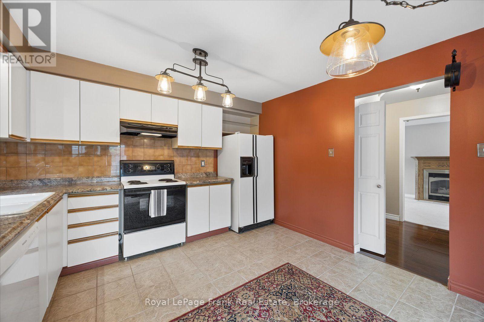 19 Long Drive, Whitby, Ontario  L1N 8E2 - Photo 11 - E13850164