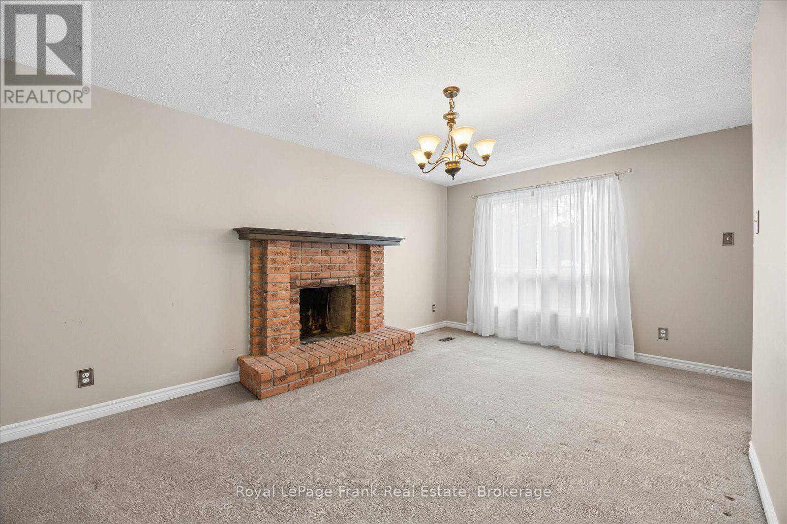 19 Long Drive, Whitby, Ontario  L1N 8E2 - Photo 7 - E13850164