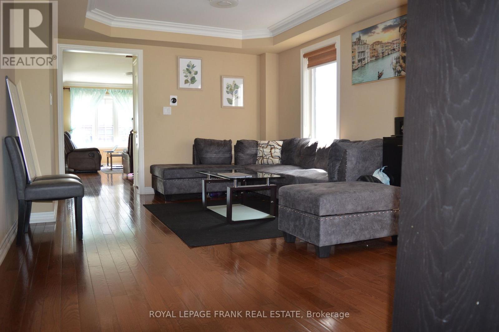 61 Summerside Avenue, Whitby, Ontario  L1R 0J9 - Photo 4 - E13850302