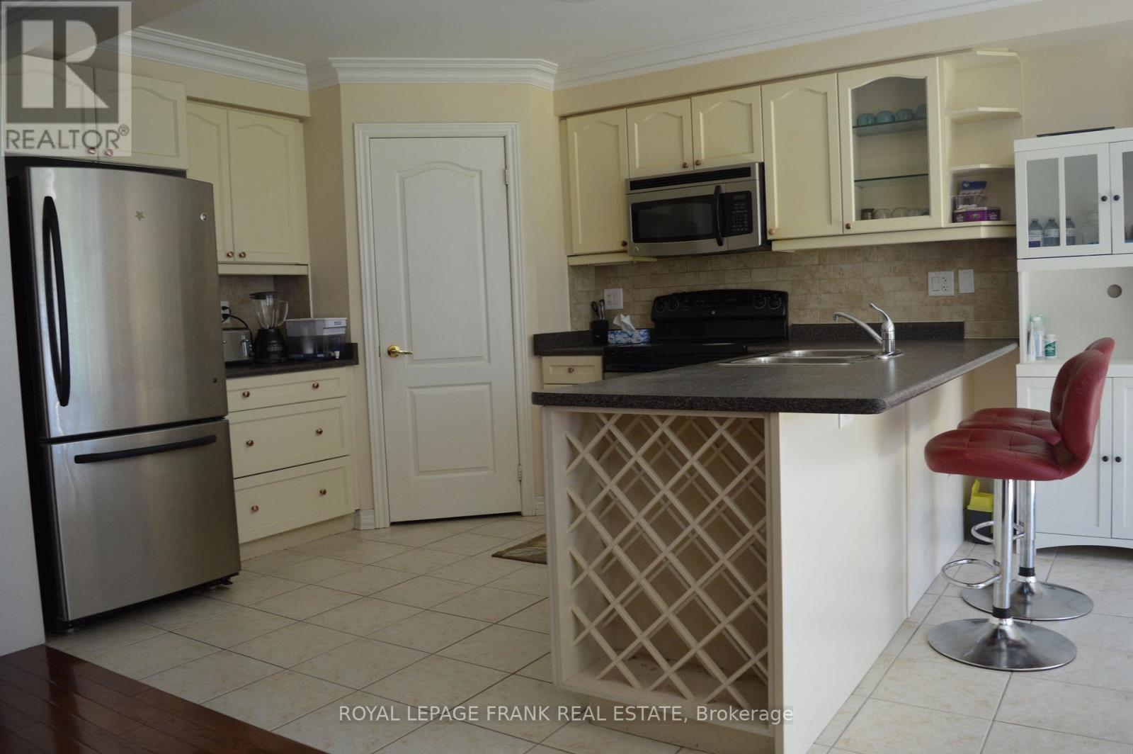 61 Summerside Avenue, Whitby, Ontario  L1R 0J9 - Photo 8 - E13850302