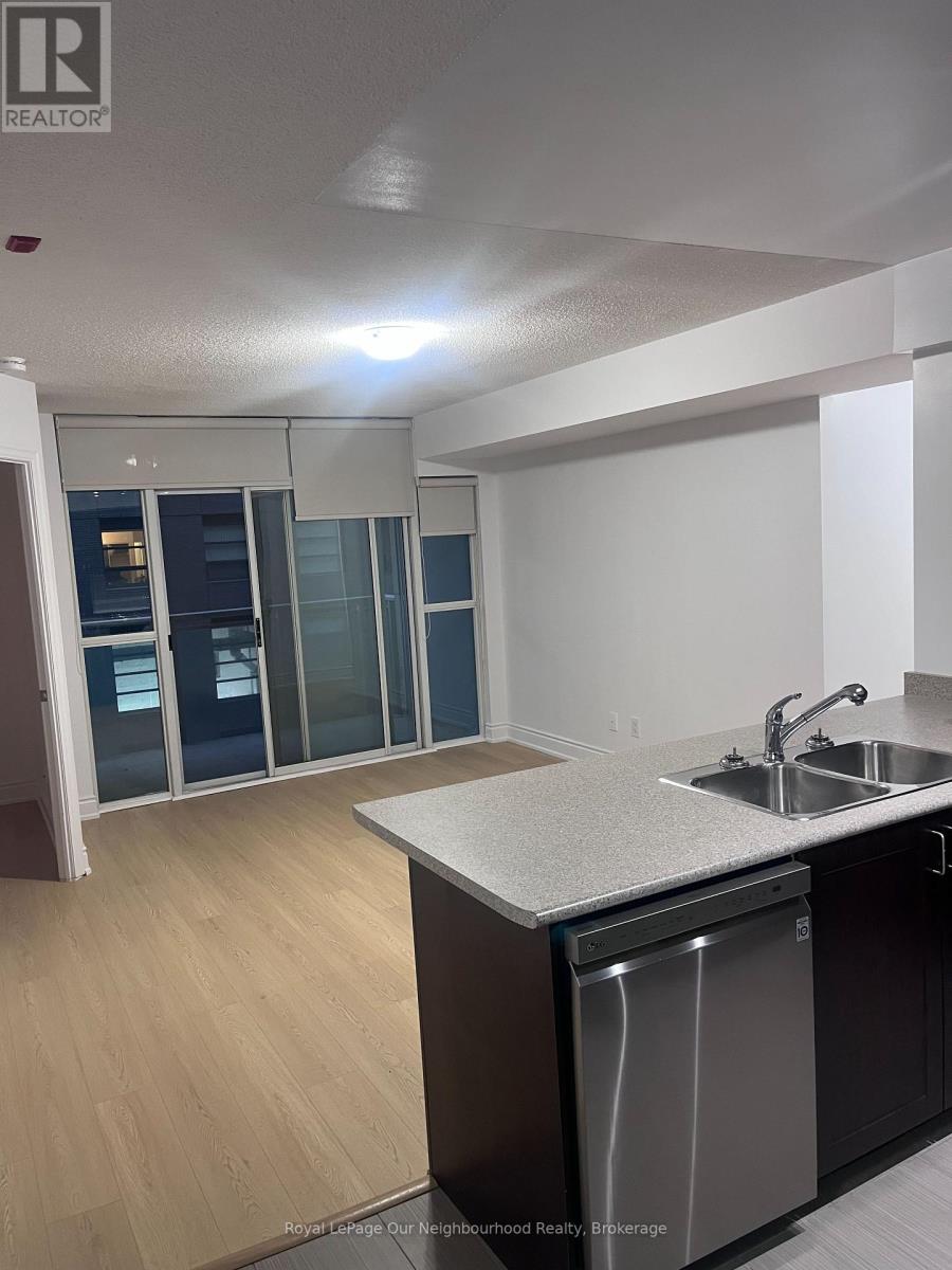 402 - 1600 Charles Street, Whitby, Ontario  L1N 0G4 - Photo 3 - E13850362