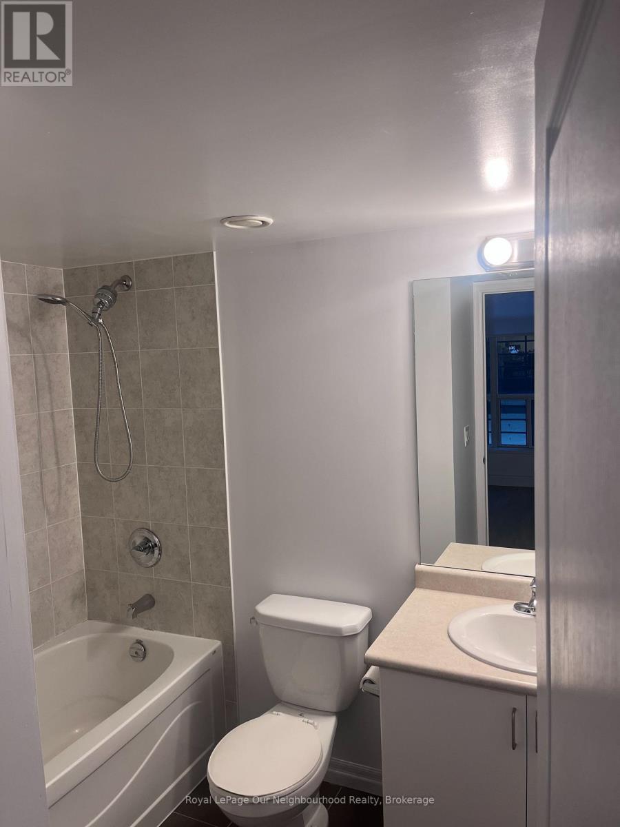 402 - 1600 Charles Street, Whitby, Ontario  L1N 0G4 - Photo 9 - E13850362