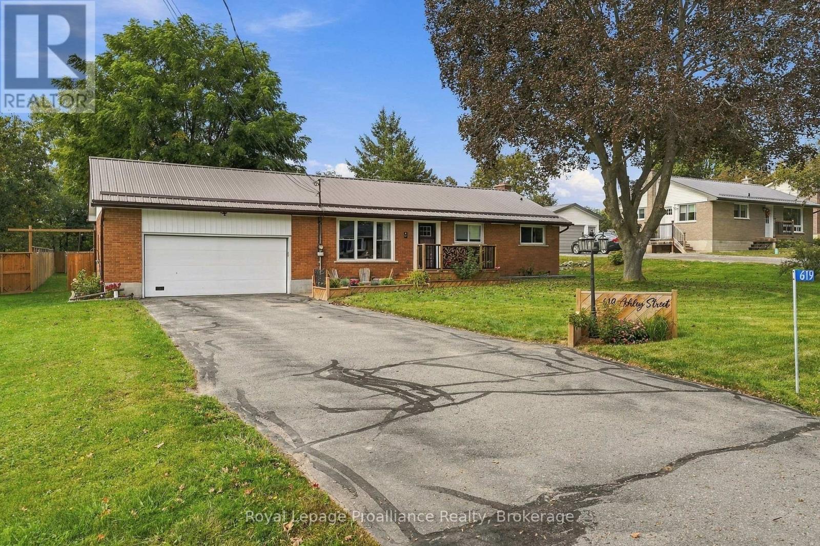 619 Ashley Street, Belleville, Ontario  K0K 2B0 - Photo 2 - X13850110
