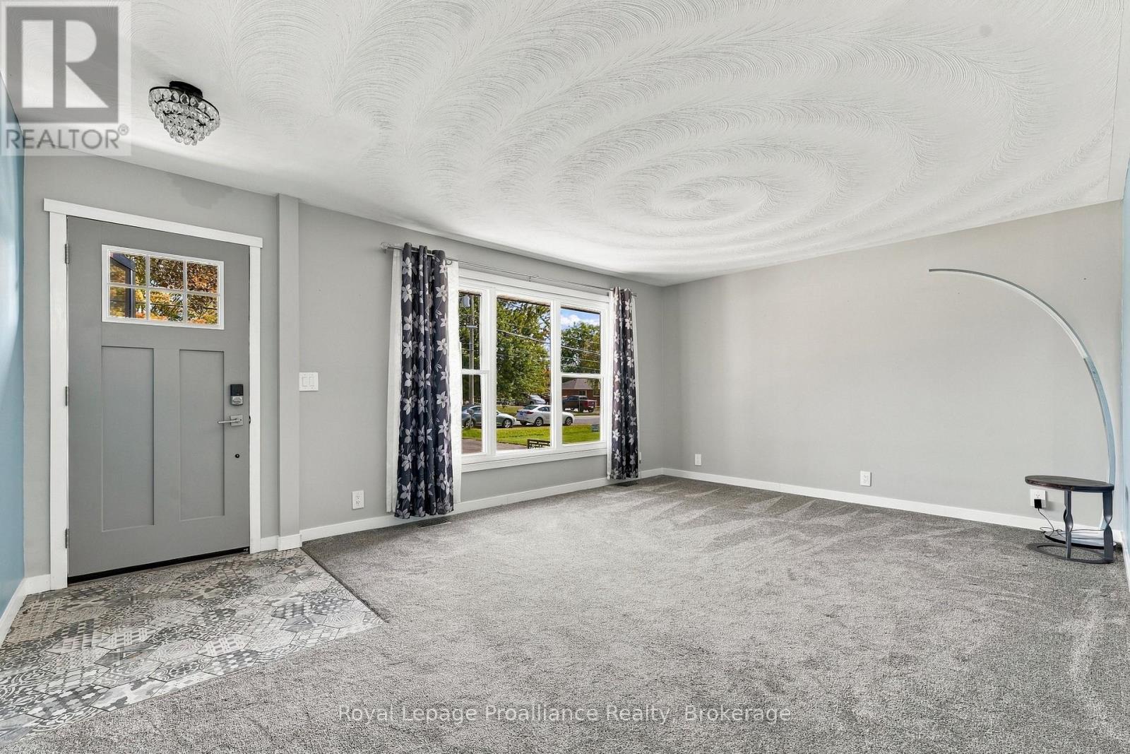 619 Ashley Street, Belleville, Ontario  K0K 2B0 - Photo 7 - X13850110