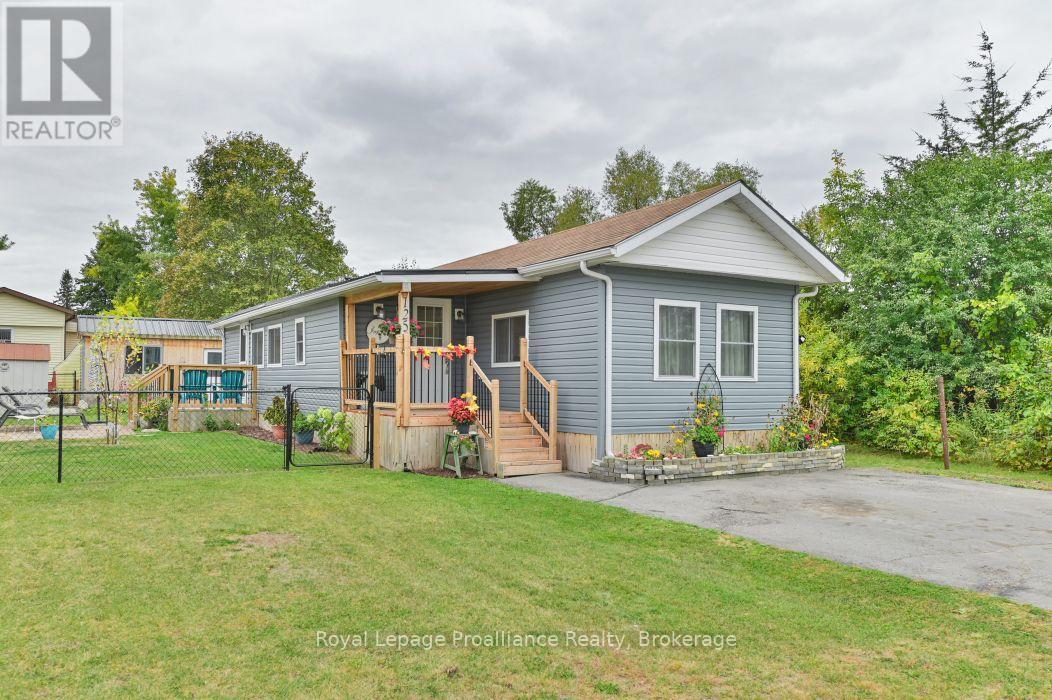 125 - 529 Old Highway 2, Quinte West, Ontario  K8V 5P5 - Photo 2 - X13850188