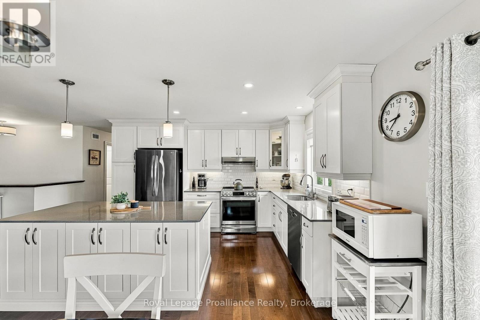31 Ambrosia Terrace, Quinte West, Ontario  K8V 0G7 - Photo 17 - X13850234