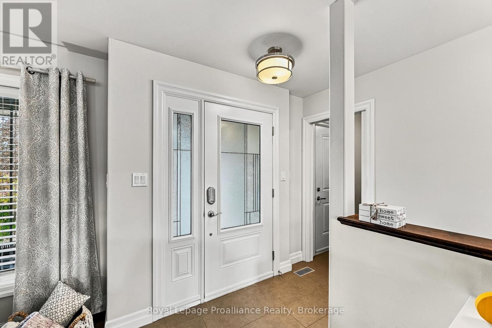 31 Ambrosia Terrace, Quinte West, Ontario  K8V 0G7 - Photo 7 - X13850234