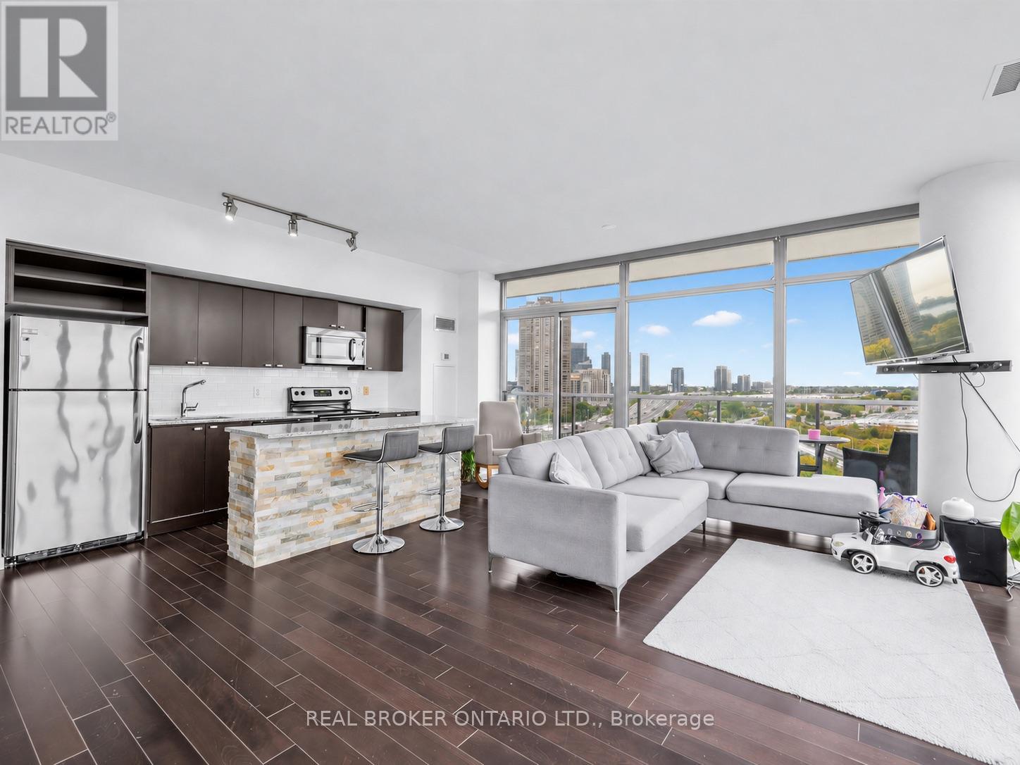 1310 - 105 The Queensway, Toronto, Ontario  M6B 5B5 - Photo 2 - W13850162