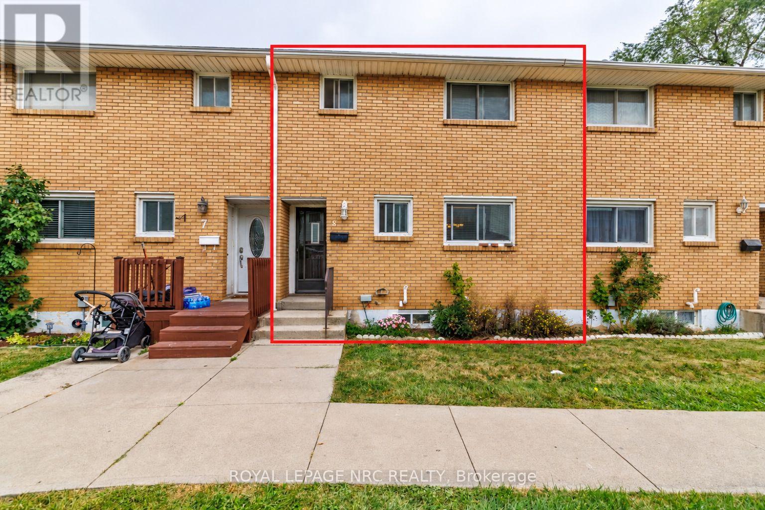 8 - 161 BERKINDALE DRIVE, Hamilton, Ontario