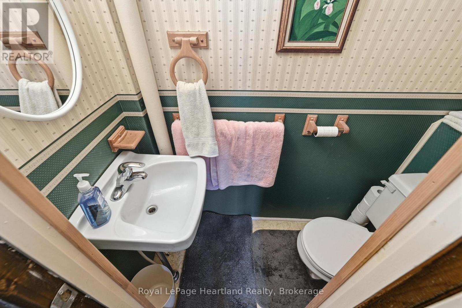62 Orange Street S, Central Huron, Ontario  N0M 1L0 - Photo 17 - X13850310
