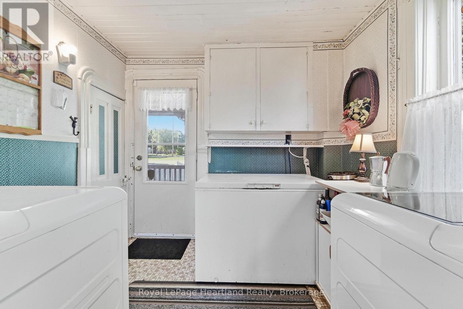 62 Orange Street S, Central Huron, Ontario  N0M 1L0 - Photo 18 - X13850310