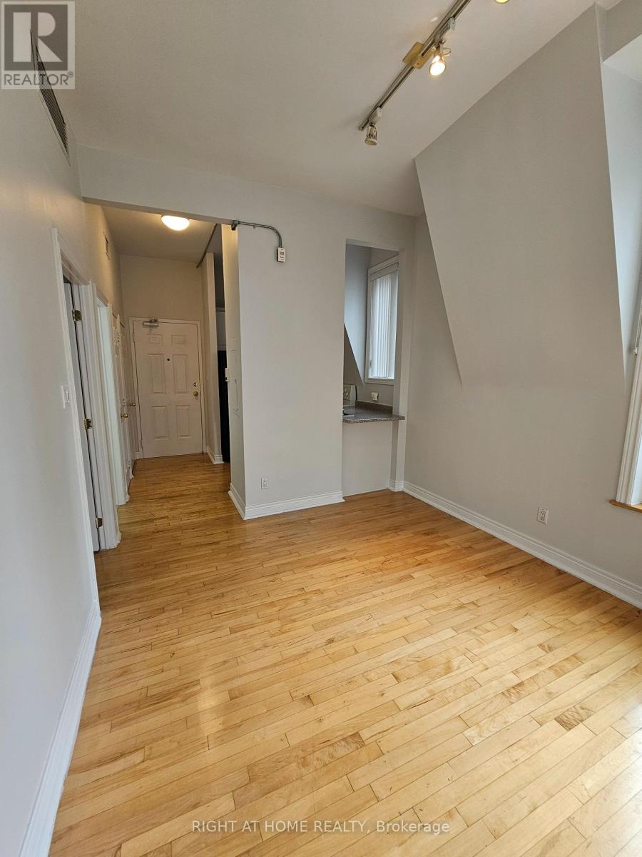 300 - 524 YONGE STREET