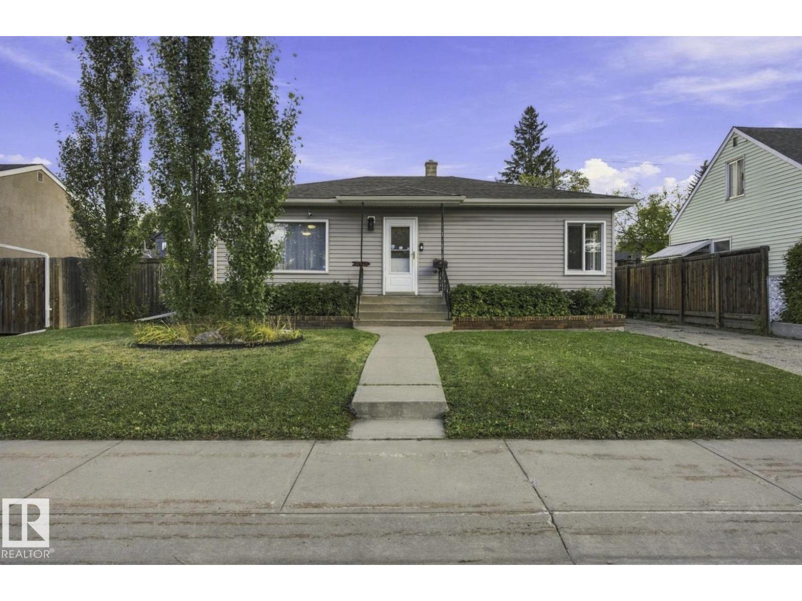 11928 127 ST NW