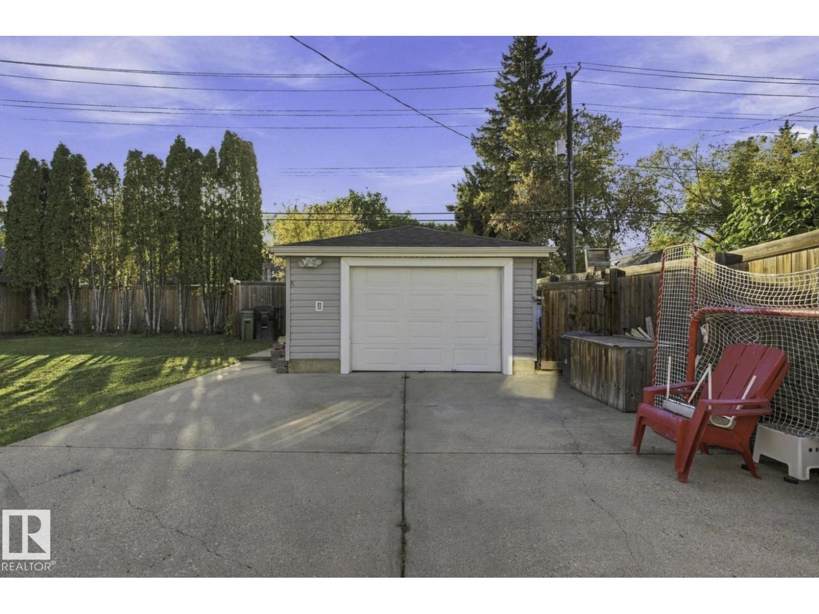 11928 127 ST NW
