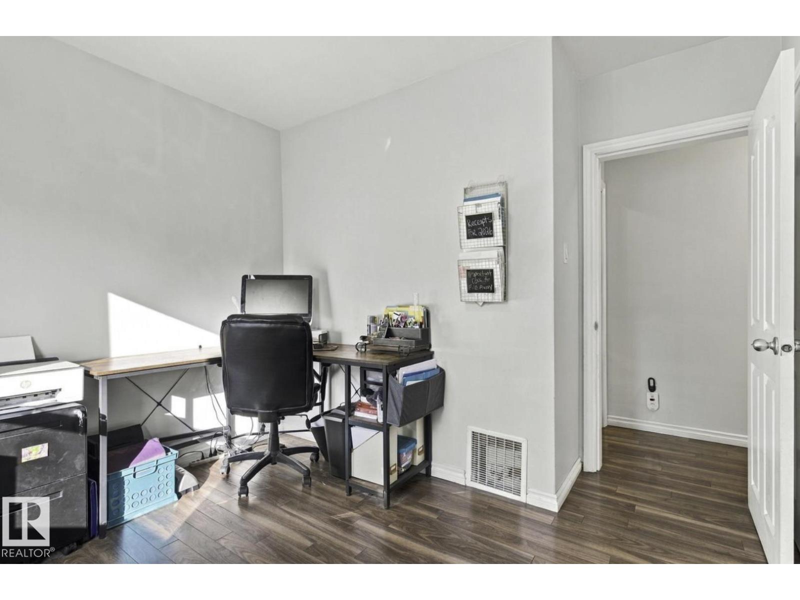 11928 127 ST NW
