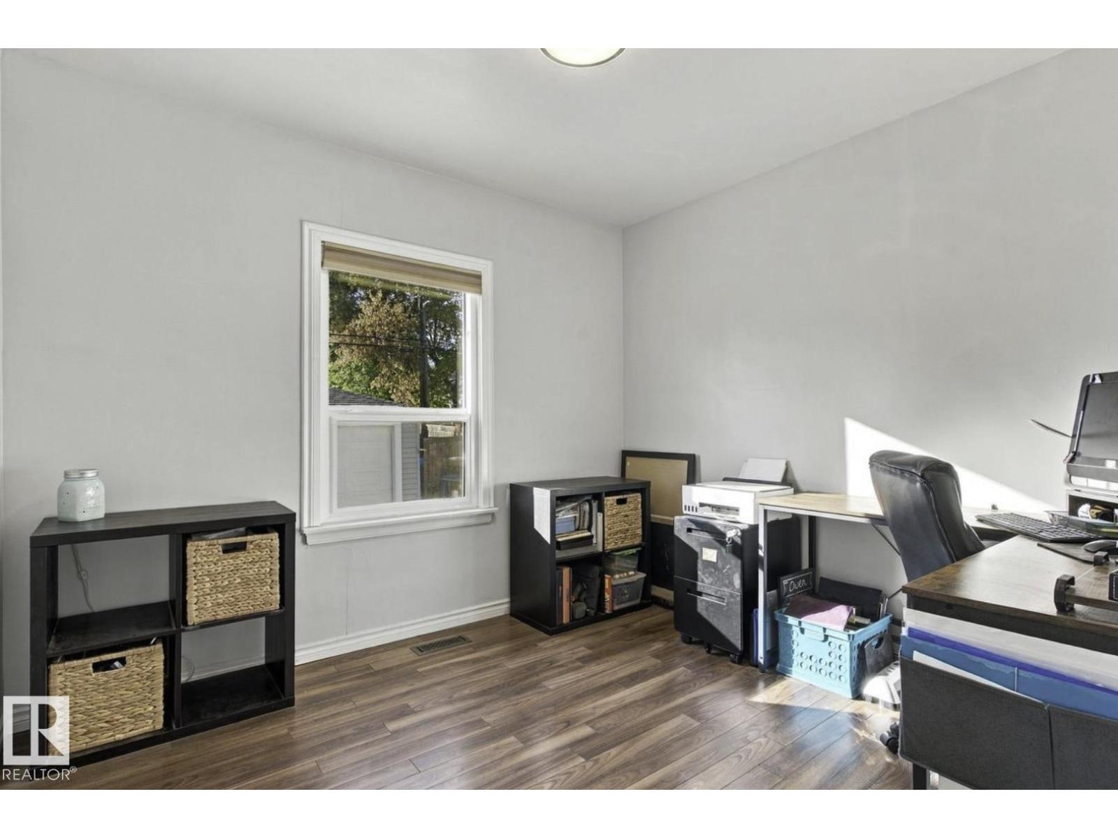 11928 127 ST NW
