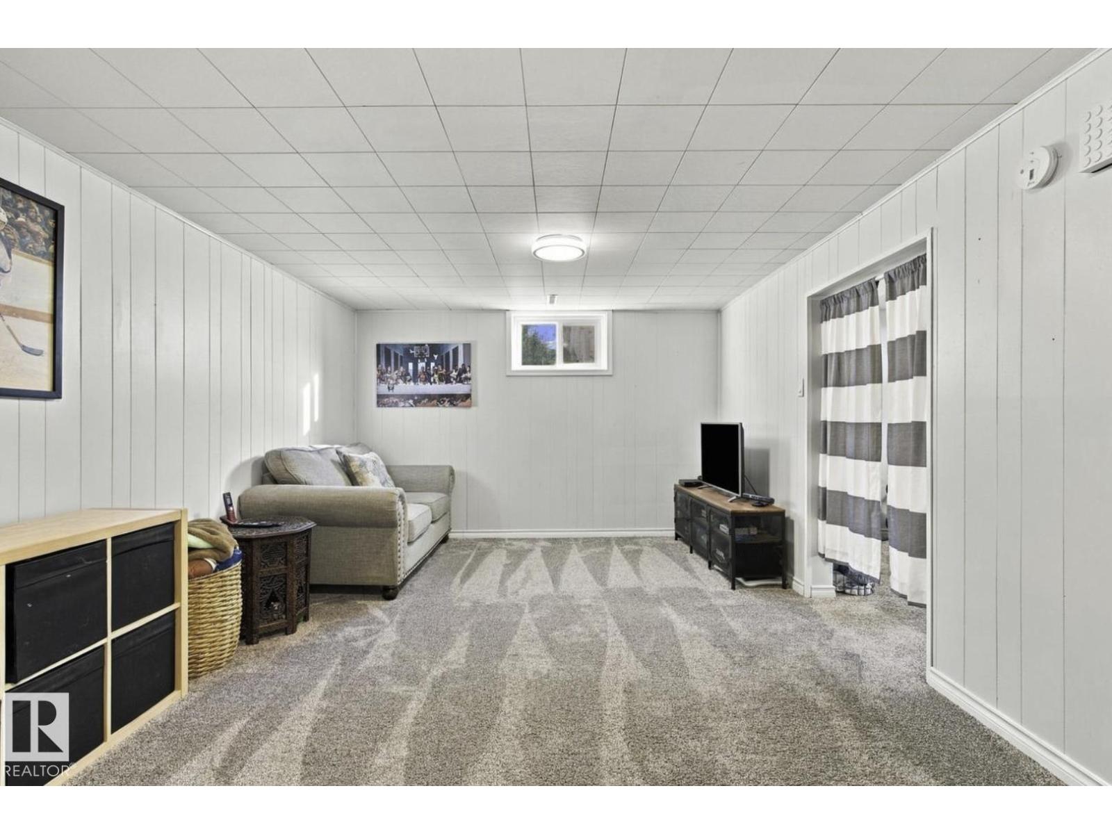 11928 127 ST NW