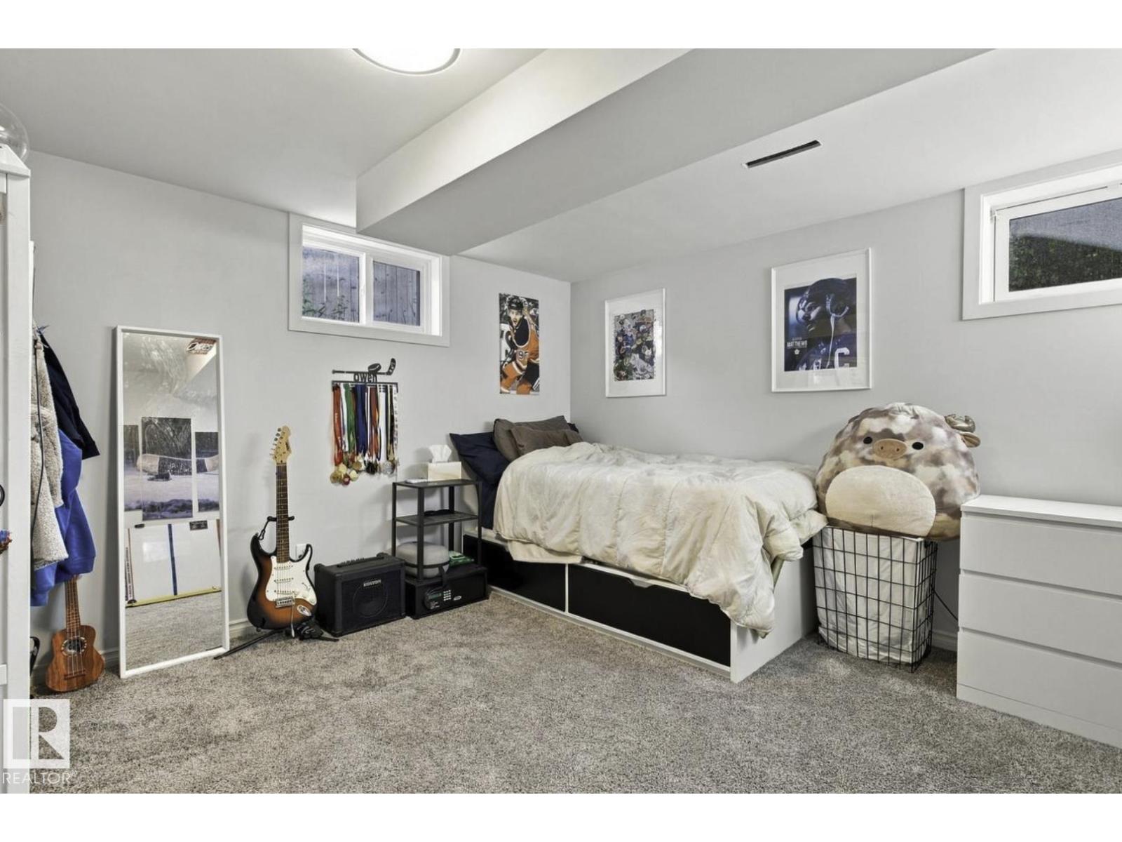 11928 127 ST NW