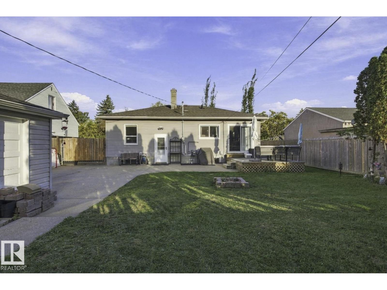11928 127 ST NW