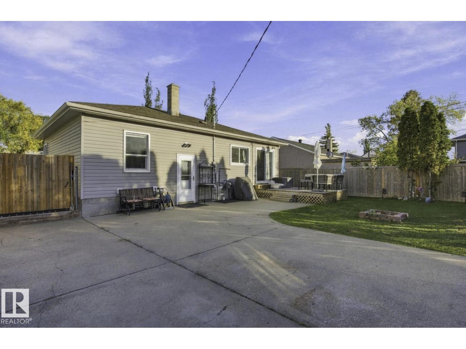 11928 127 ST NW