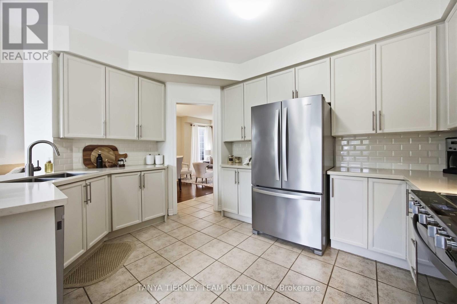 17 Cody Avenue, Whitby, Ontario  L1M 1K8 - Photo 17 - E13850356