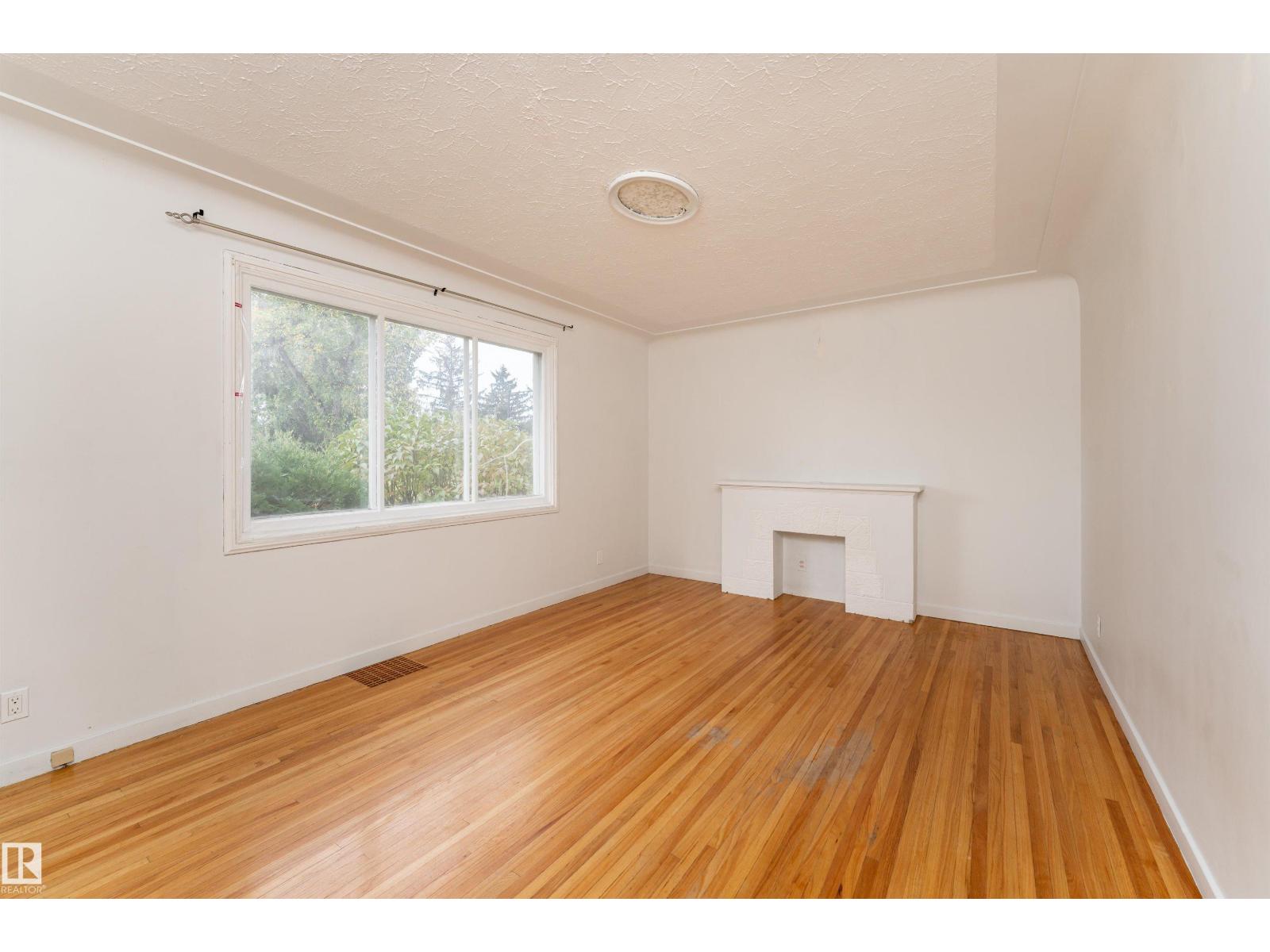 10719 132 ST NW