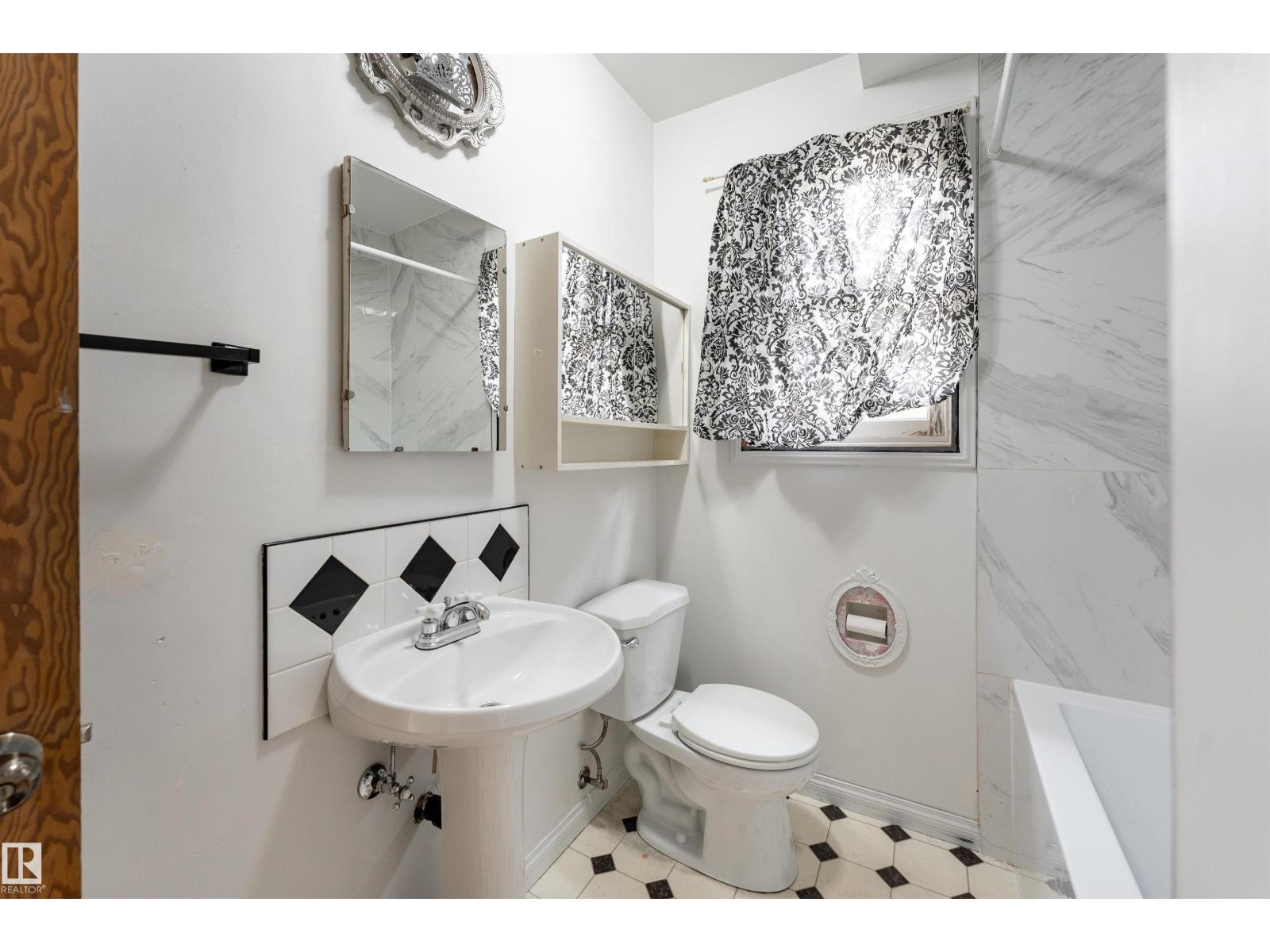 10719 132 ST NW