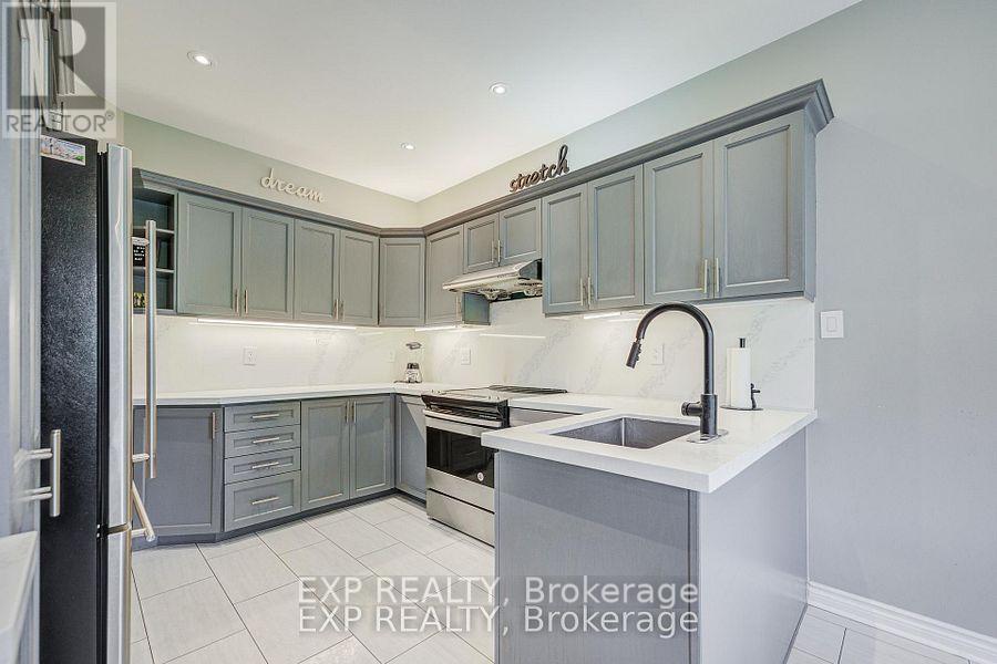 292 Sheridan Court, Newmarket, Ontario  L3Y 8P9 - Photo 6 - N13850160