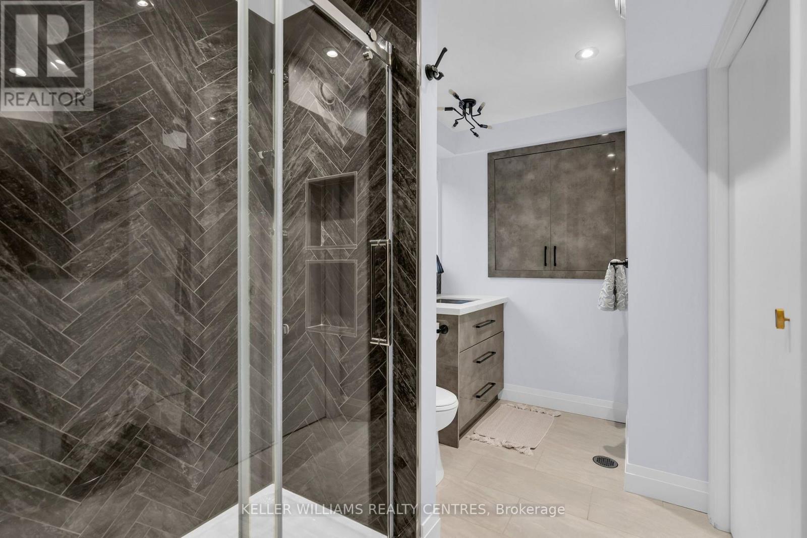 37 Bowler Street, Aurora, Ontario  L4G 7H7 - Photo 17 - N13850370