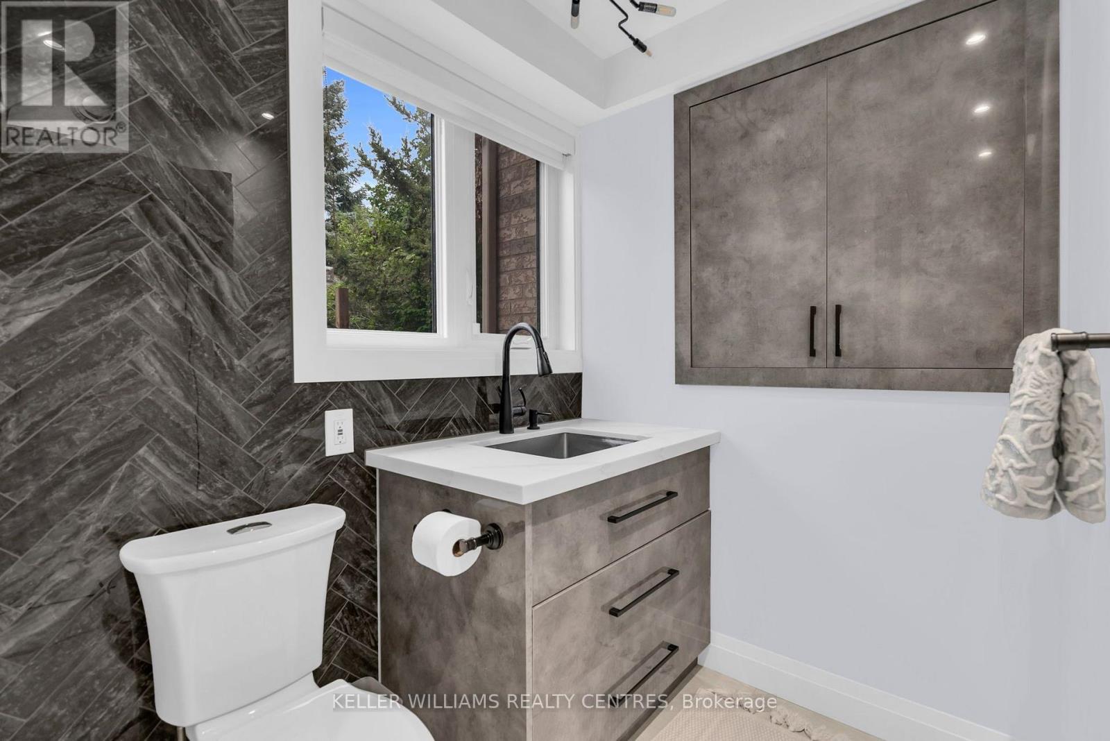37 Bowler Street, Aurora, Ontario  L4G 7H7 - Photo 18 - N13850370