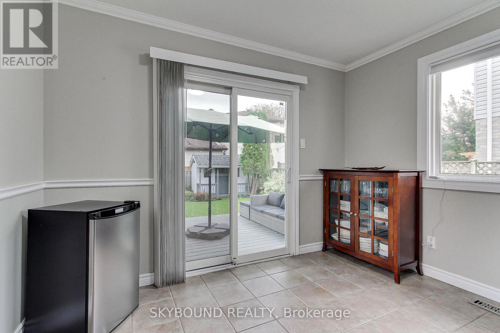 313 Hickling Trail, Barrie, Ontario  L4M 5Y2 - Photo 17 - S13850228