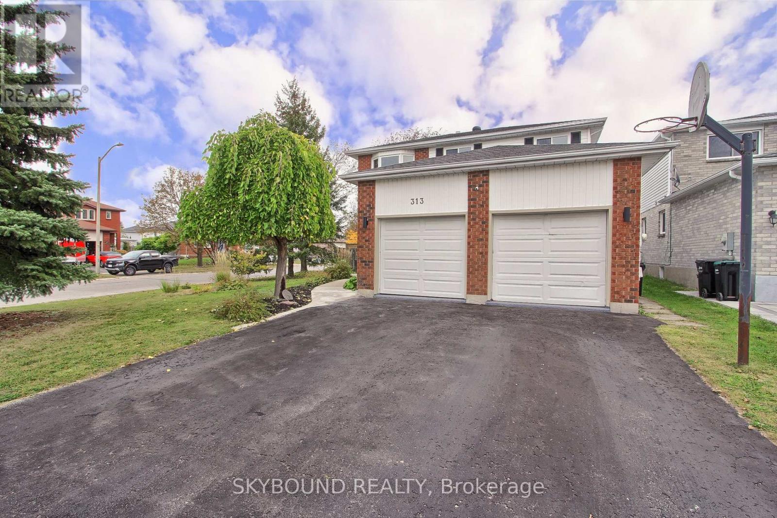 313 Hickling Trail, Barrie, Ontario  L4M 5Y2 - Photo 2 - S13850228