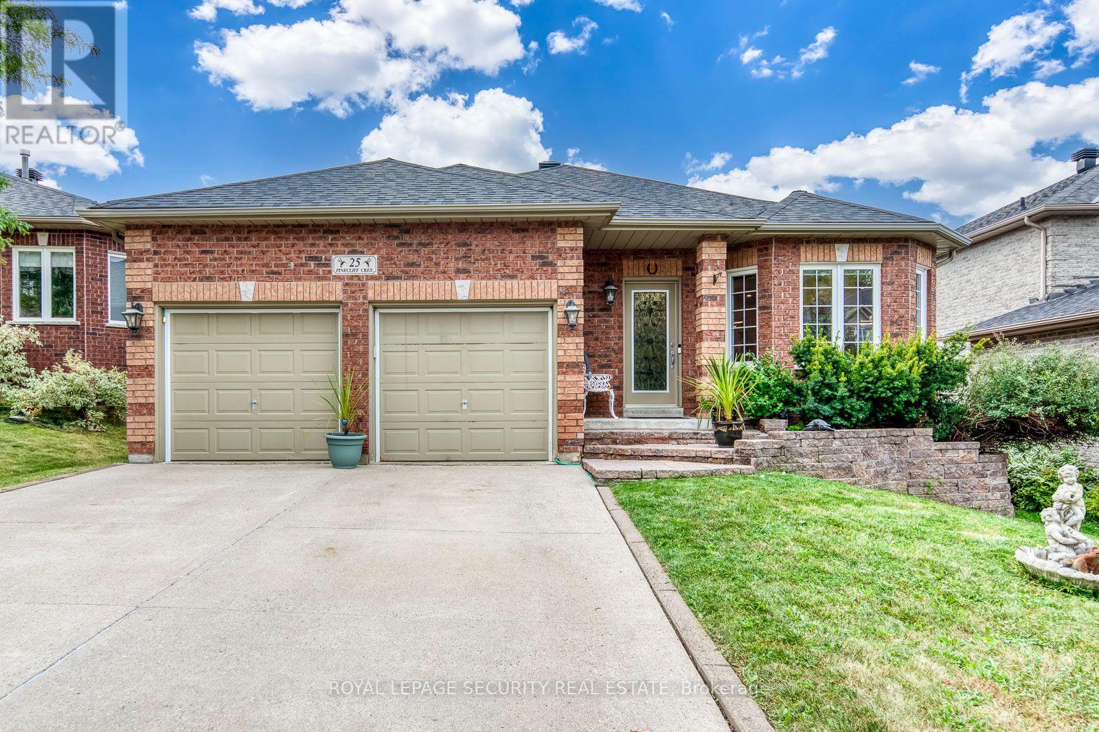 25 PINECLIFF CRESCENT, barrie (ardagh), Ontario