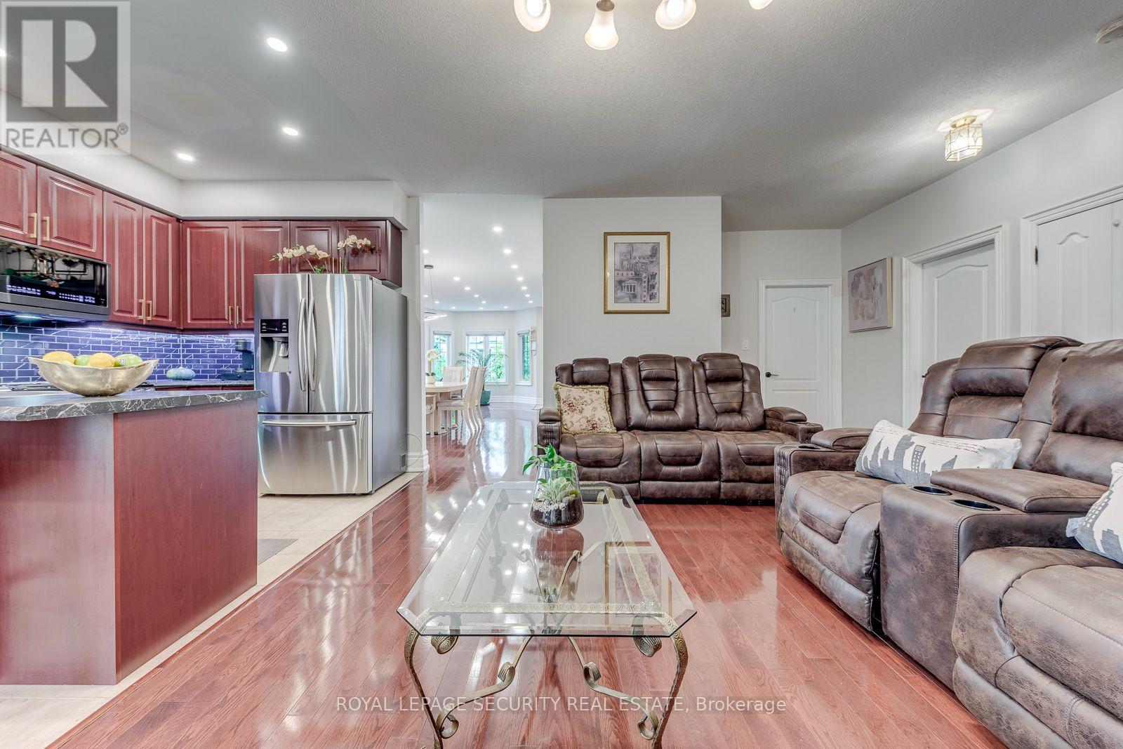 25 Pinecliff Crescent, Barrie (Ardagh), Ontario  L4N 5V2 - Photo 13 - S13850400