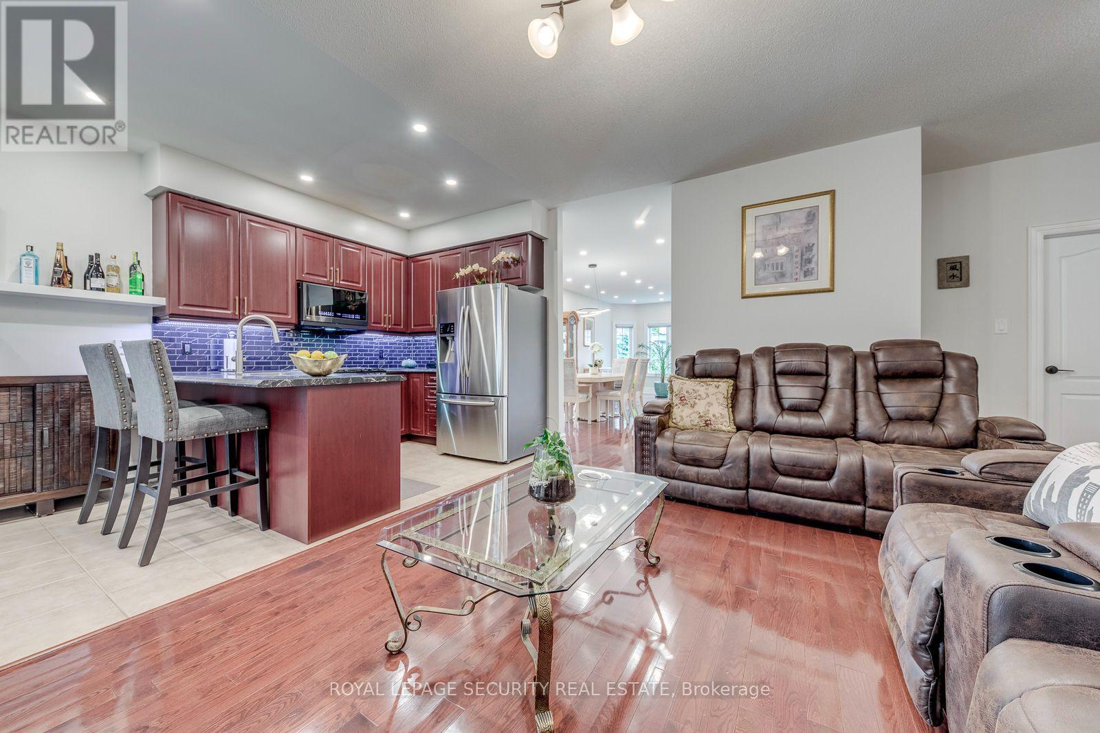 25 Pinecliff Crescent, Barrie (Ardagh), Ontario  L4N 5V2 - Photo 14 - S13850400