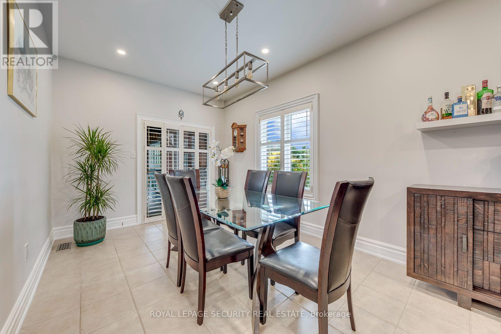 25 Pinecliff Crescent, Barrie (Ardagh), Ontario  L4N 5V2 - Photo 18 - S13850400