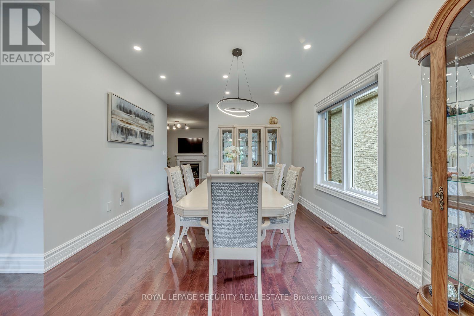 25 Pinecliff Crescent, Barrie (Ardagh), Ontario  L4N 5V2 - Photo 7 - S13850400
