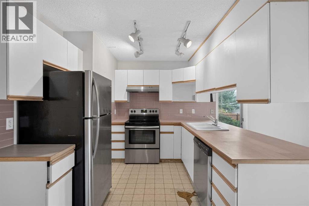 259 Coachway Road SW, Calgary, Alberta  T3H 1B2 - Photo 8 - A2347496