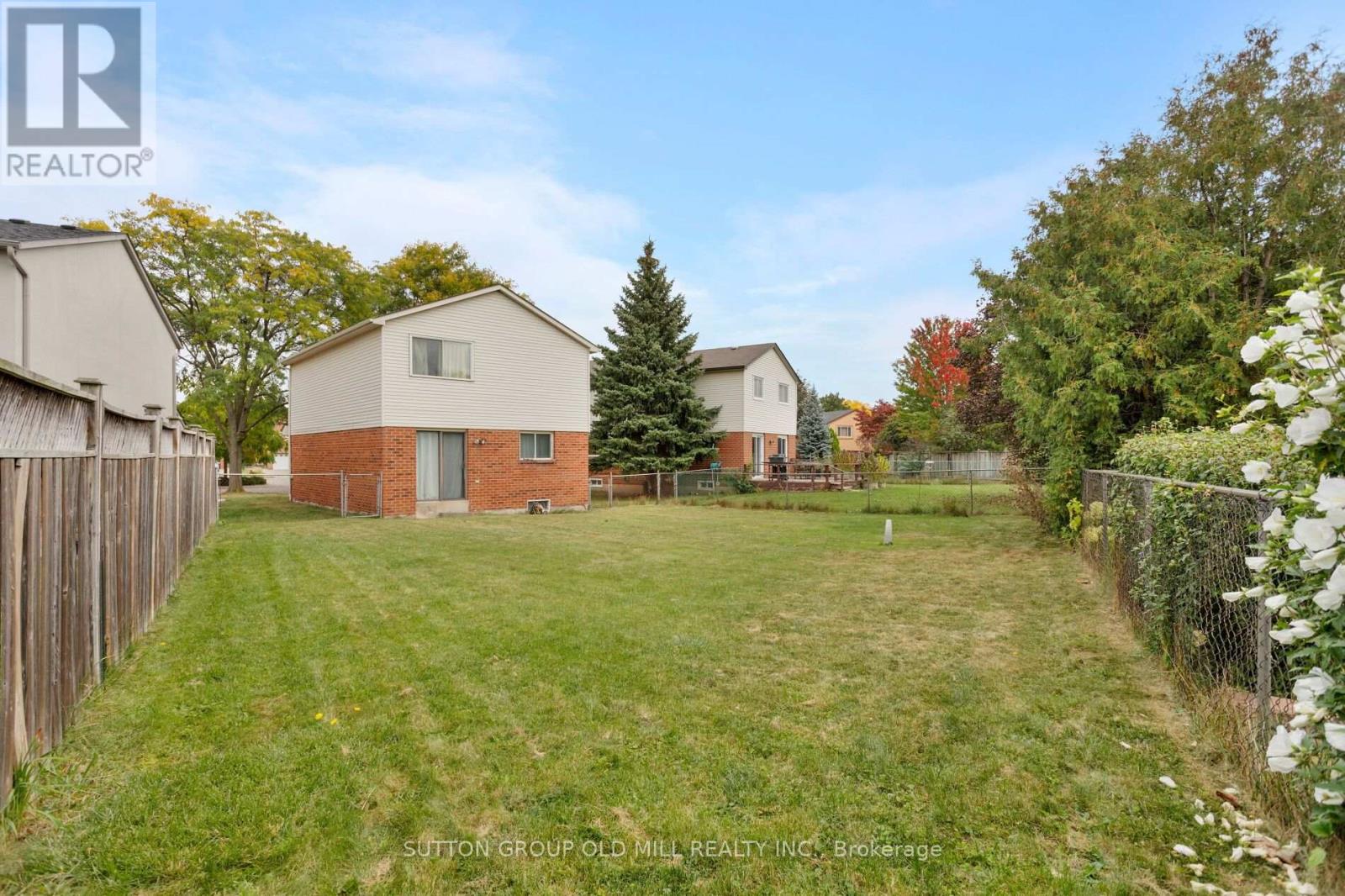6364 Plowmans Heath, Mississauga, Ontario  L5N 3W1 - Photo 11 - W13850154